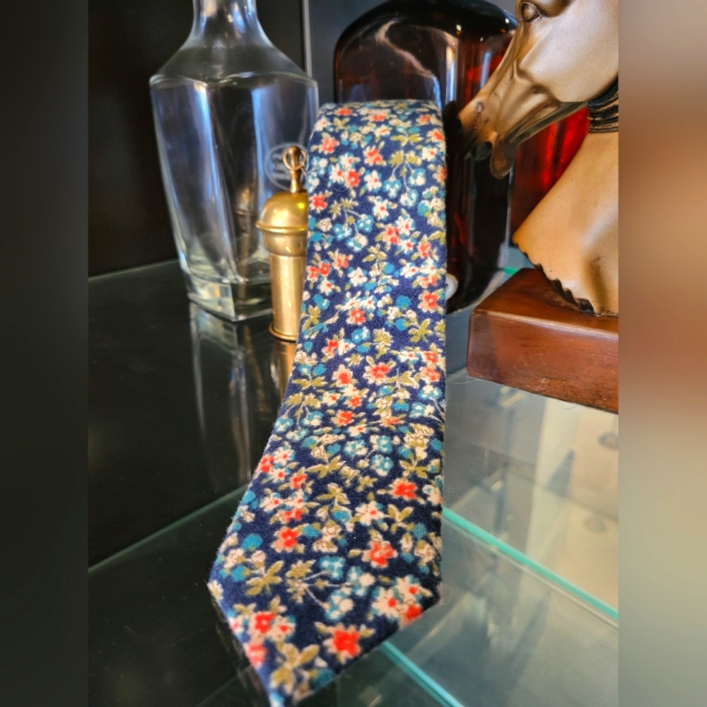BAR III Slim Tie Floral Design